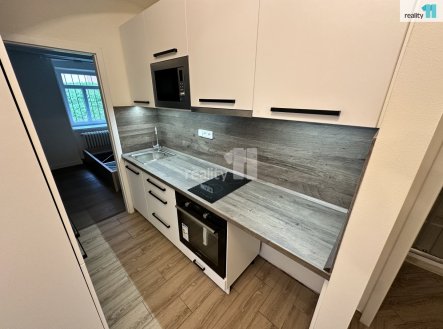 Pronájem bytu, 3+kk, 85 m²
