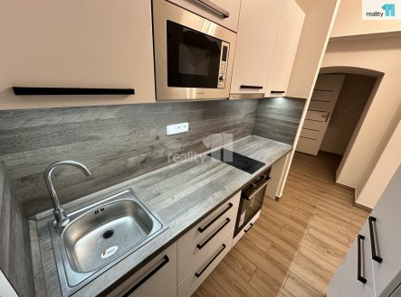Pronájem bytu, 3+kk, 85 m²