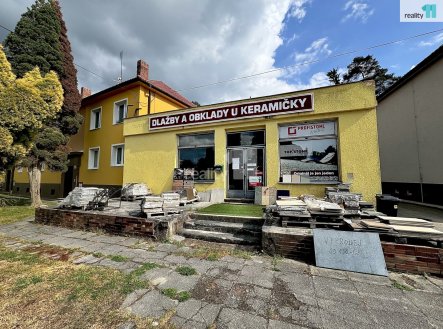 Pronájem komerčního objektu, obchodní centrum, 168 m²