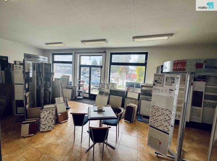 Pronájem komerčního objektu, obchodní centrum, 168 m²