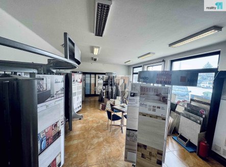 Pronájem komerčního objektu, obchodní centrum, 168 m²
