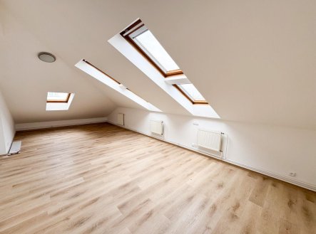 Pronájem bytu, 2+1, 102 m²
