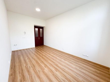 Pronájem bytu, 1+kk, 28 m²
