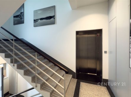 Pronájem bytu, 3+kk, 137 m²