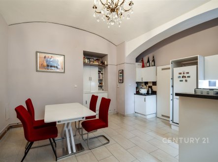 Prodej obchodní prostory, 83 m²