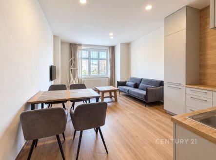 Pronájem bytu, 2+kk, 62 m²