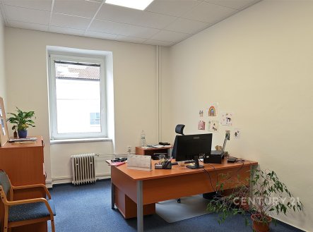 . | Pronájem - kanceláře, 27 m²