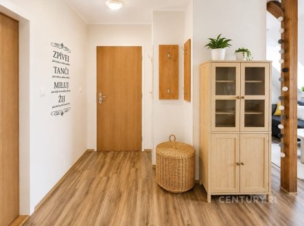 Pronájem bytu, 2+kk, 42 m²
