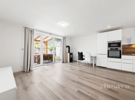 Pronájem bytu, 4+kk, 80 m²