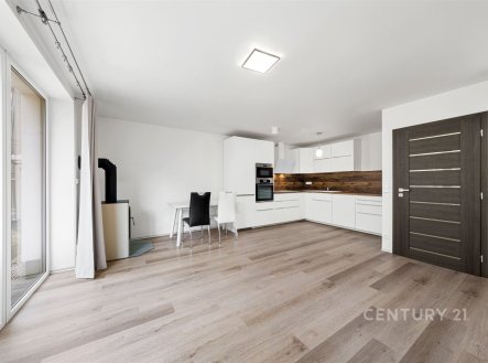 Pronájem bytu, 4+kk, 80 m²