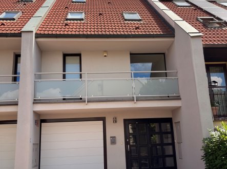 Pronájem domu/vily, 258 m²