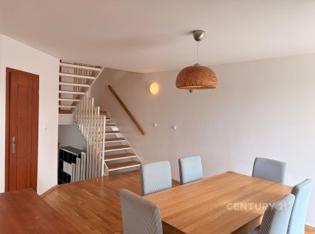 Pronájem domu/vily, 258 m²