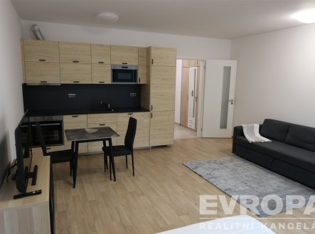 Pronájem bytu, 1+kk, 45 m²
