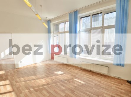 Pronájem kanceláře, 33 m²