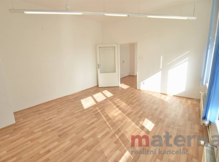 Pronájem kanceláře, 33 m²