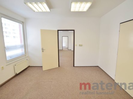 Bez popisku | Pronájem - kanceláře, 50 m²