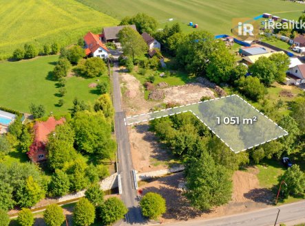 Prodej pozemku pro bydlení, 1 051 m²