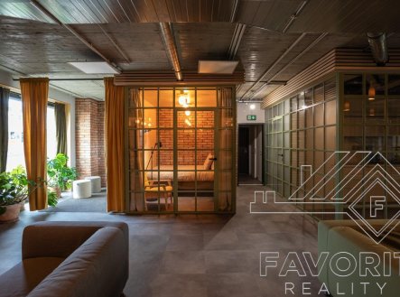 Pronájem bytu, jiný, 141 m²