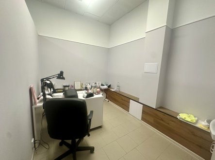 Pronájem obchodní prostory, 18 m²