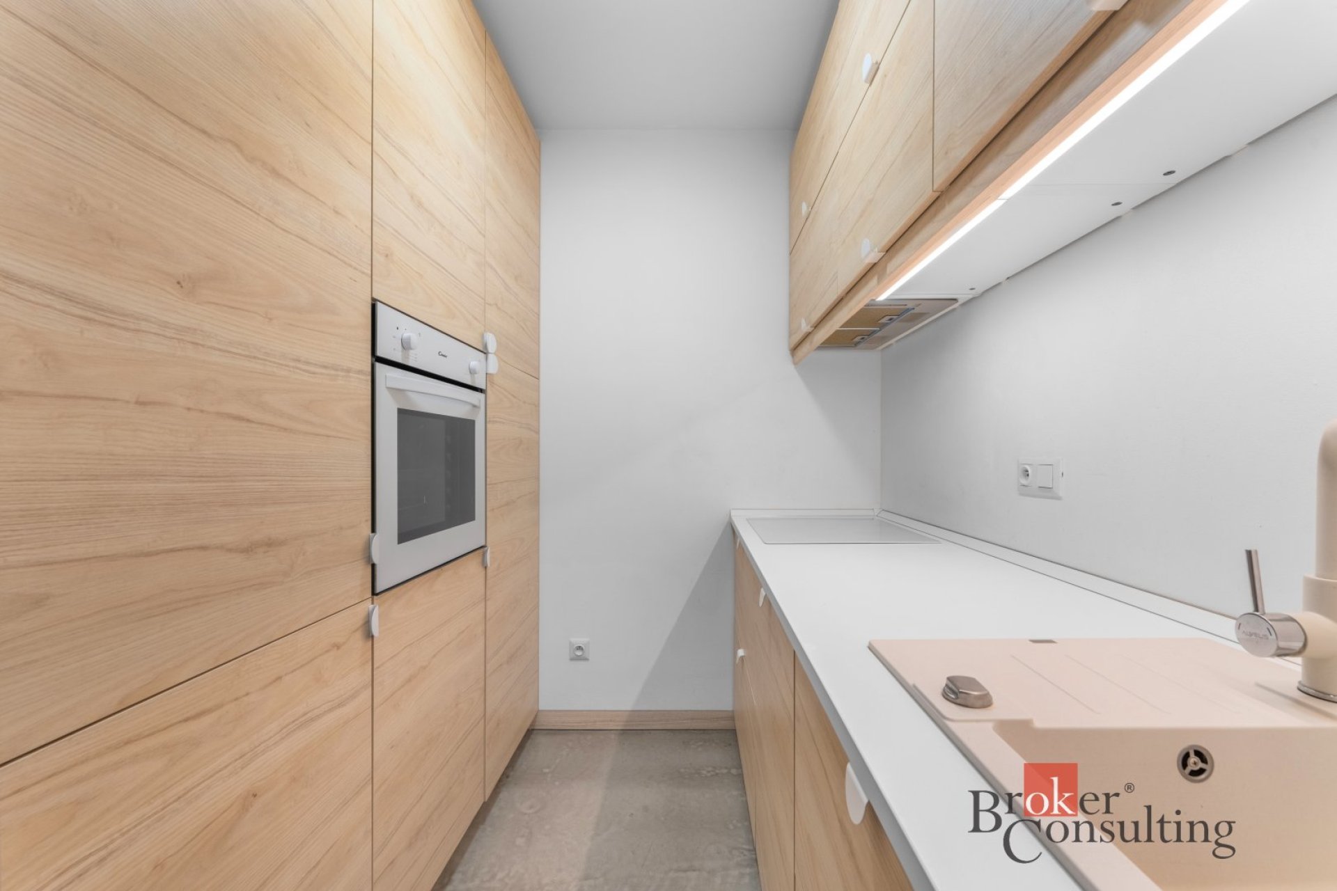Převod dr. podílu, byty/2+kk, 44 m2, Borovanského 2377/14, Stodůlky, 15500 Praha 5 [ID 81639]