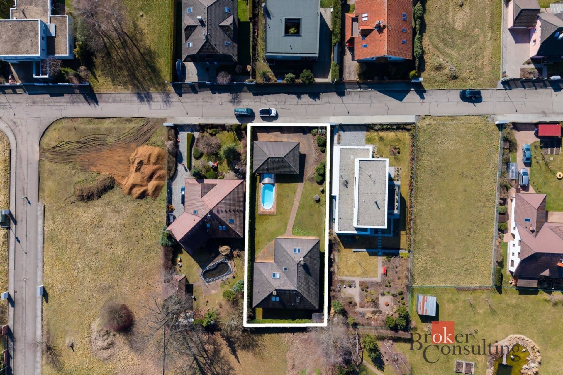Nadstandardní rodinný dům 260 m² s bazénem, saunou a samostatnou garáží