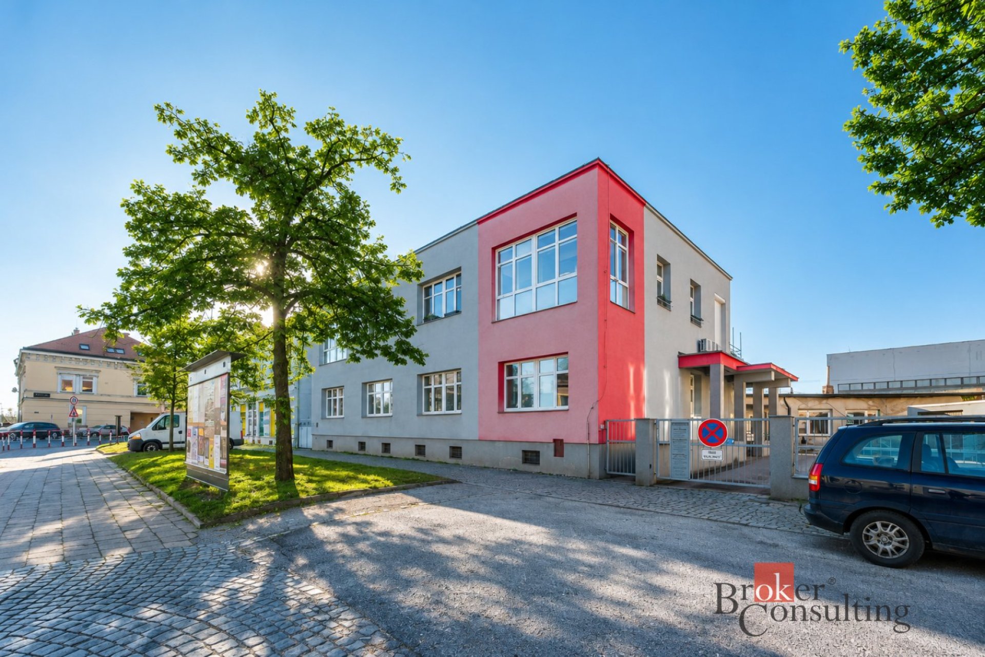 Prodej, komerční/ordinace, 395 m2, Pražská třída 221/42, Kukleny, 50004 Hradec Králové, Hradec Králo