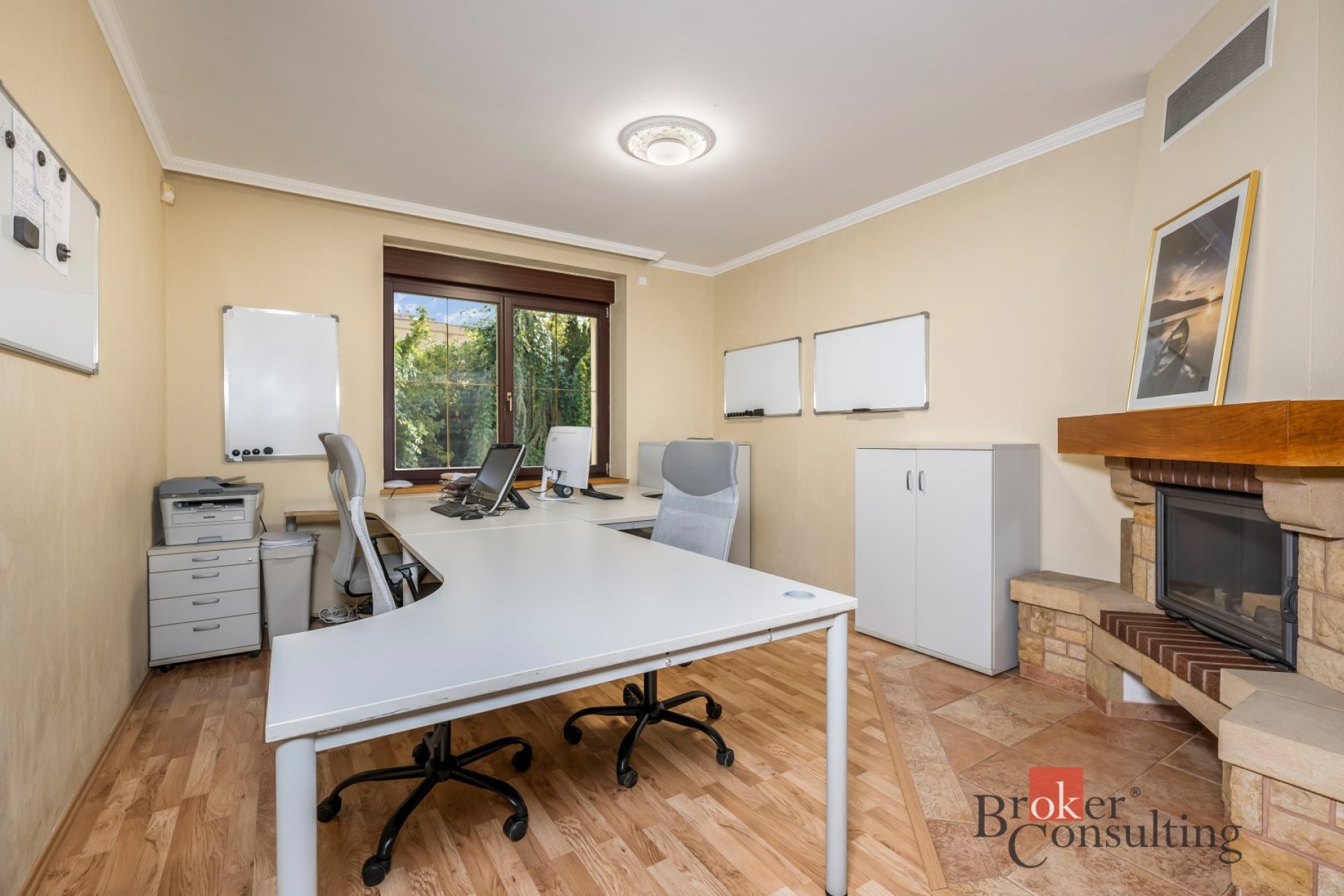 Prodej reprezentativní vily – Praha 4 Modřany, ul. Pancířova 287 m² užitné plochy, 3 podlaží, garáž 