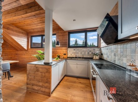 Prodej bytu, 6+1, 233 m²