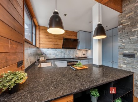 Prodej bytu, 6+1, 233 m²