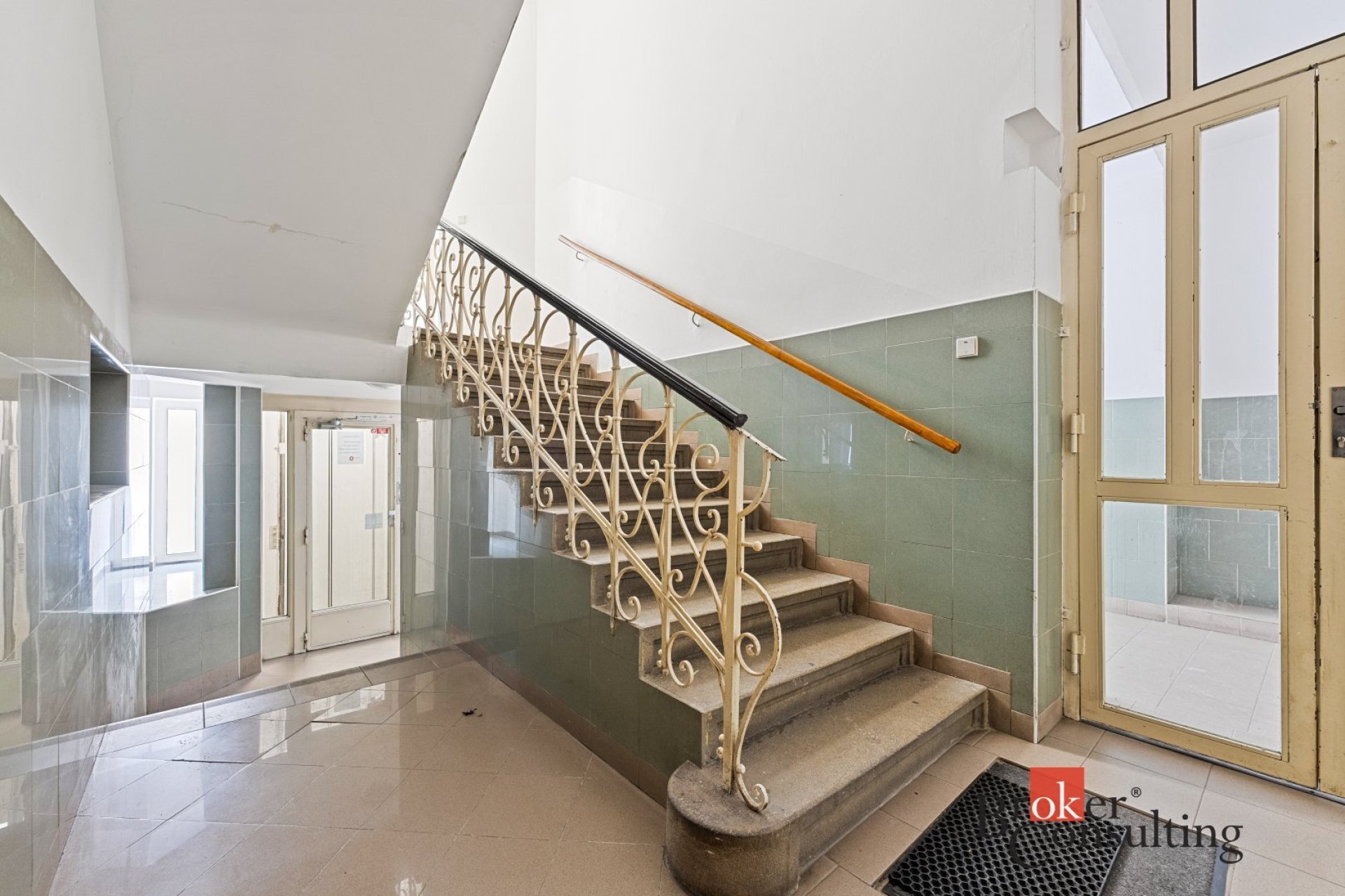 Prodej, komerční/ordinace, 238.5 m2, Hartigova 1116/83, Žižkov, 13000 Praha 3 [ID 86351]