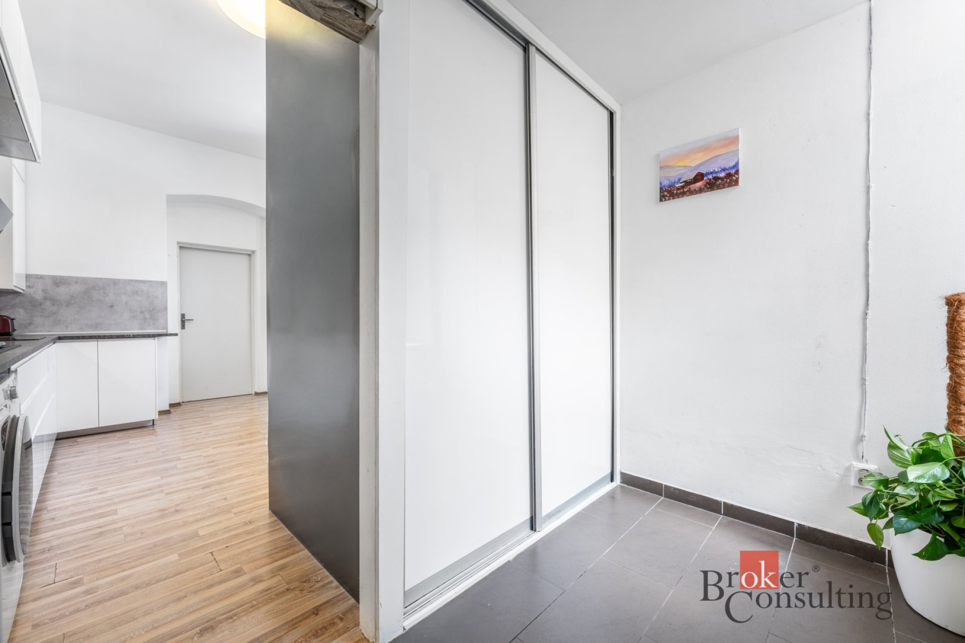 Prodej bytu 3+1, 68 m² + 2 sklepy, klidný vnitroblok, Brno – Dornych.