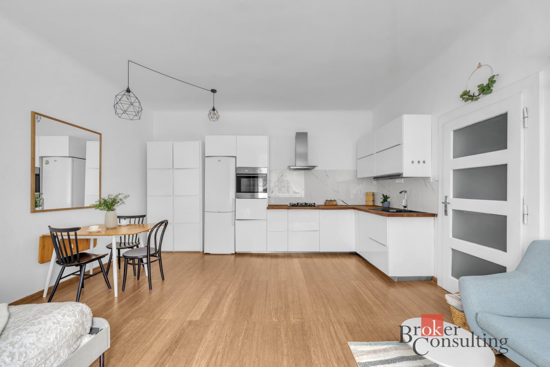 Prodej bytu 1+kk 50 m² N. A. Někrasova, Praha - Bubeneč