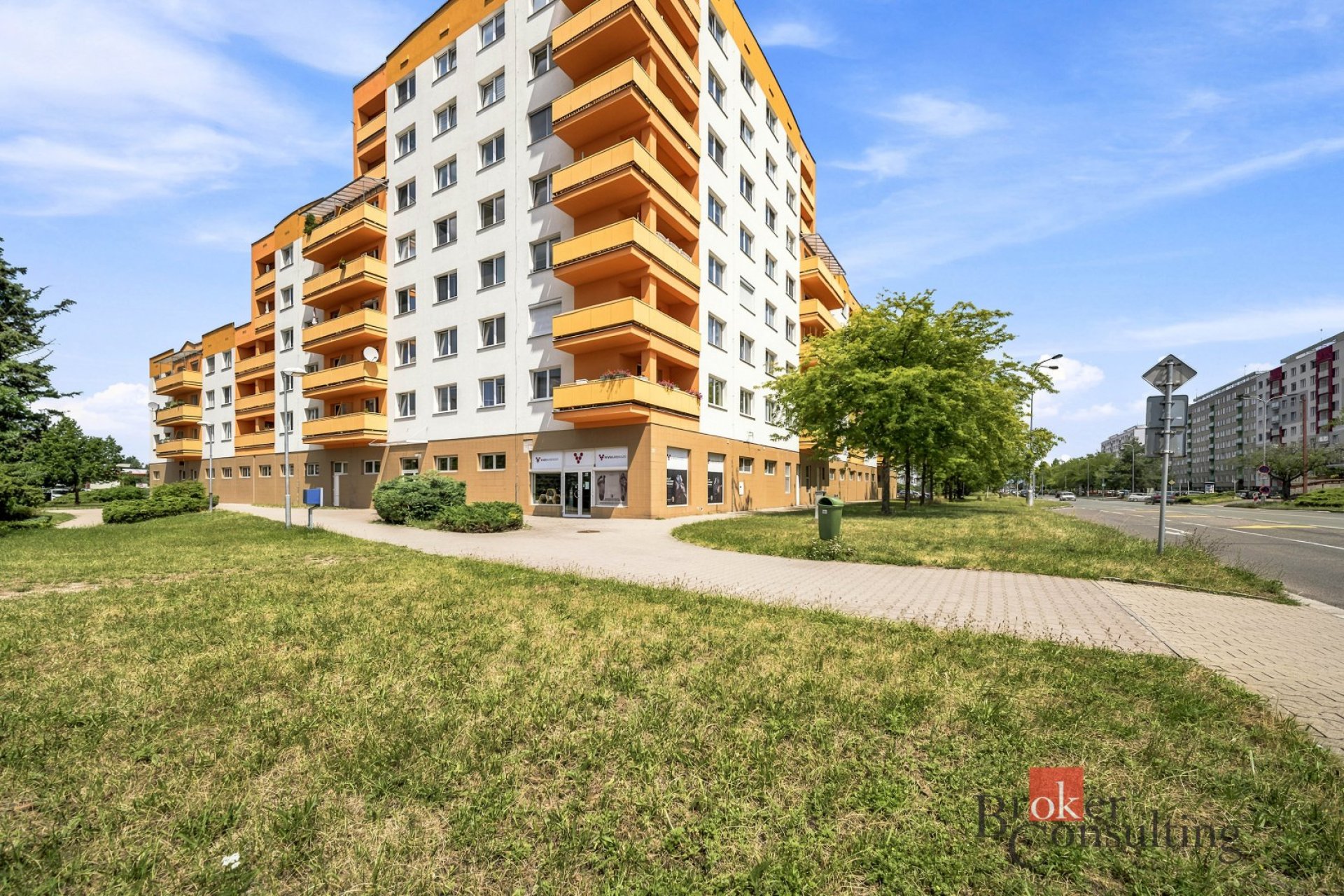 PROSTORNÝ BYT 3+kk ve VYHLEDÁVANÉ LOKALITĚ HRADCE KRÁLOVÉ