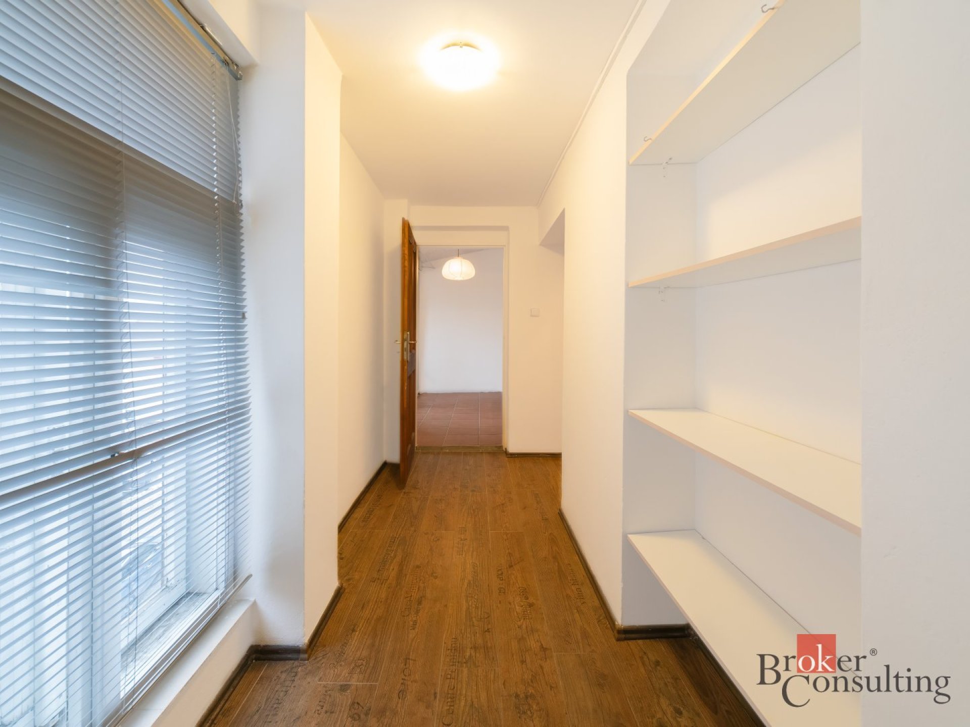 Pronájem světlého bytu s balkónem, 54 m² | cihlový dům | 12 000 Kč/měs.