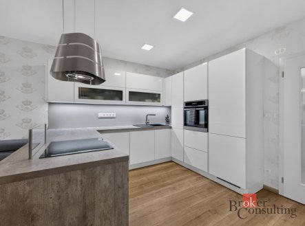 Pronájem bytu, 2+kk, 66 m²