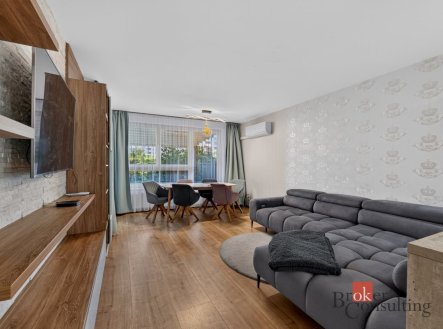 Pronájem bytu, 2+kk, 66 m²