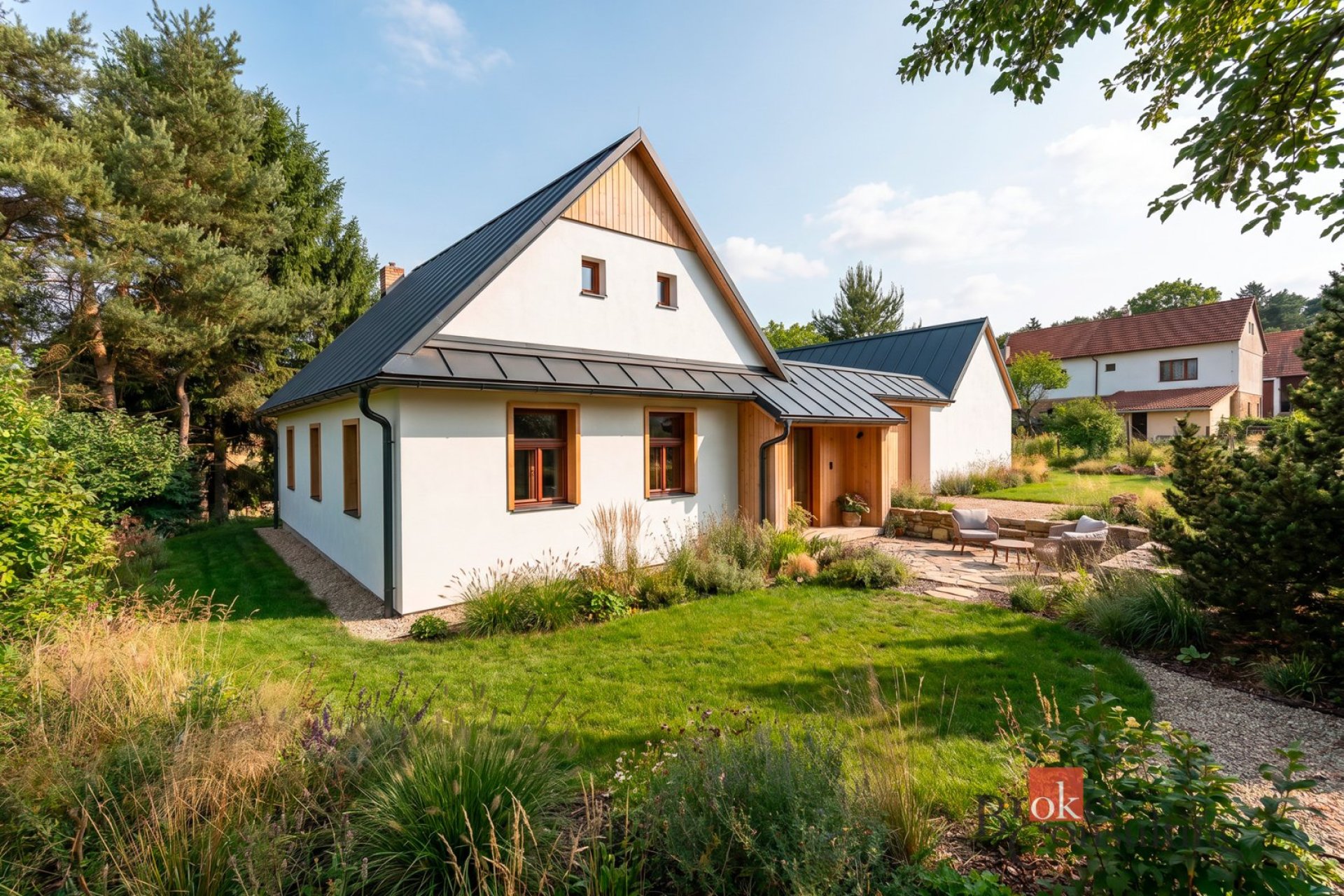 Prodej rodinného domu k rekonstrukci s pozemkem 1 205 m² a stavebním povolením – Horní Radouň