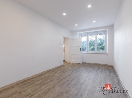 Pronájem bytu, 2+kk, 43 m²