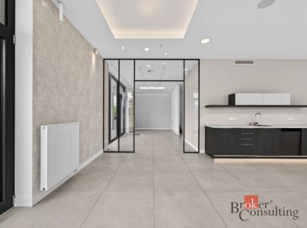 Prodej - komerční objekt, jiný, 108 m²