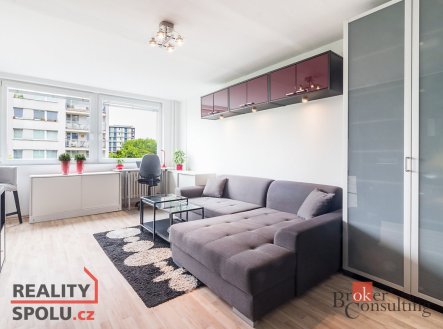 Pronájem bytu, 1+kk, 32,5 m²