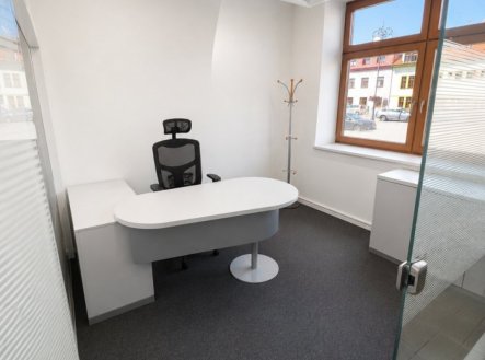 Pronájem komerčního objektu, administrativní budova, 180 m²