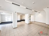 Pronájem komerčního objektu, administrativní budova, 180 m²