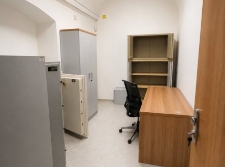 Pronájem komerčního objektu, administrativní budova, 180 m²