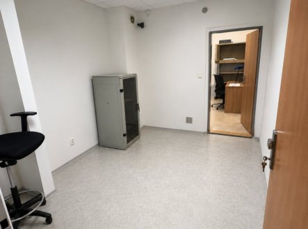 Pronájem komerčního objektu, administrativní budova, 180 m²