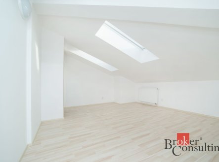 Pronájem bytu, 2+kk, 86,9 m²