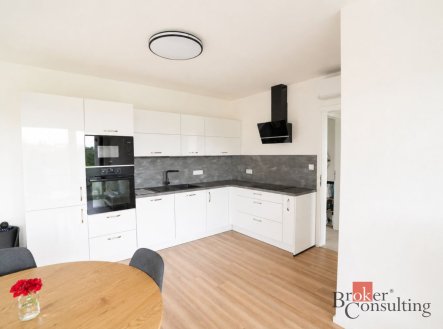 Pronájem bytu, 3+kk, 84 m²