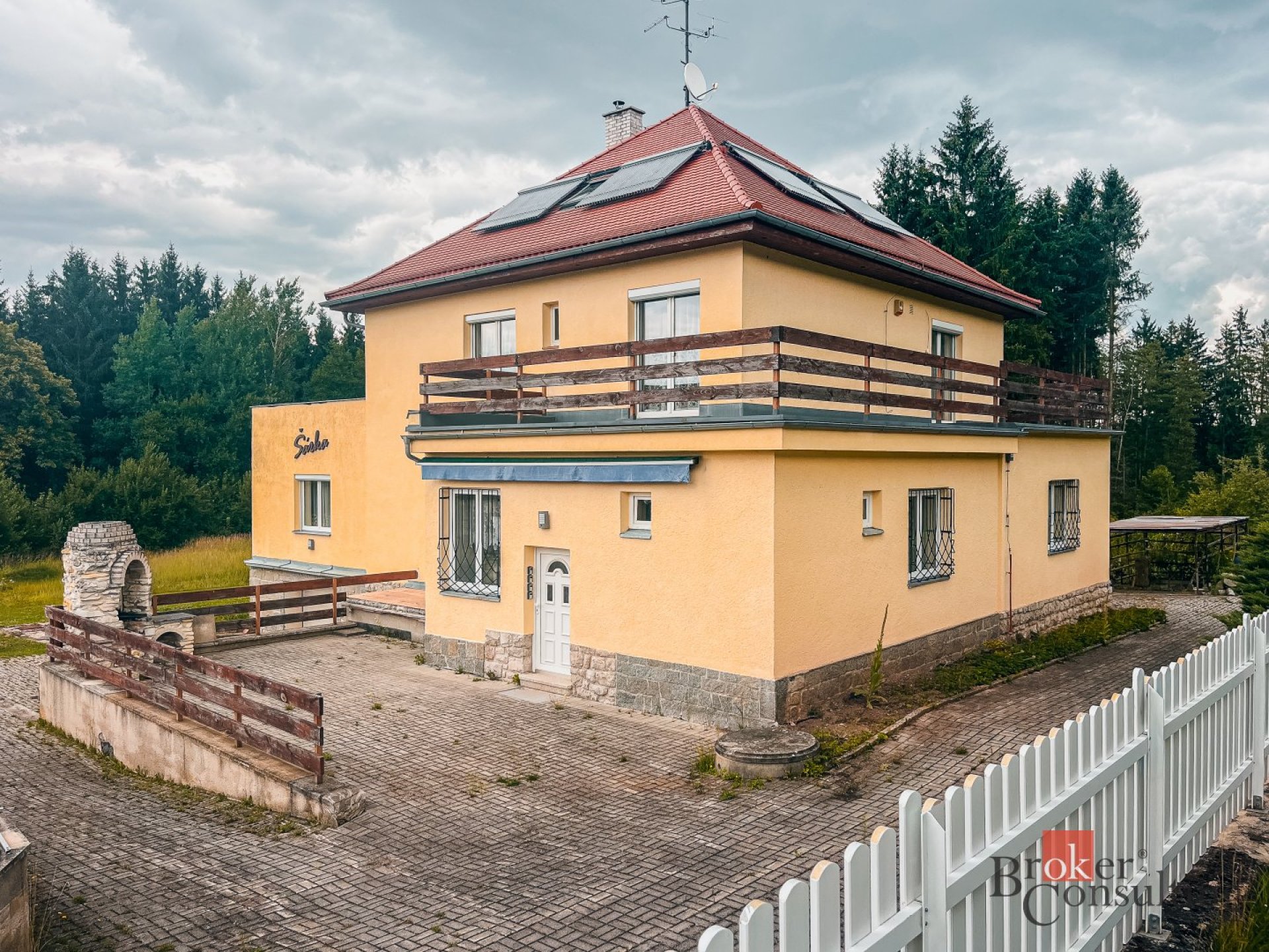 Prodej rodinného domu, užitná plocha 400 m2, pozemek 2994 m2, Karlovy Vary