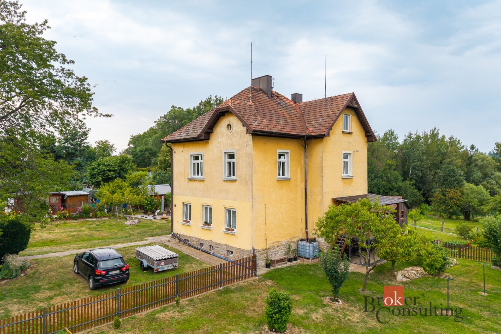 Prodej bytu 4+kk s terasou a zahradou