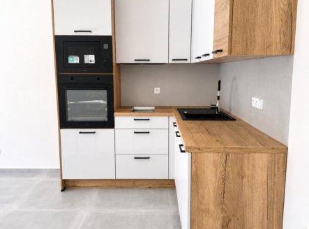 Pronájem bytu, 1+kk, 35 m²