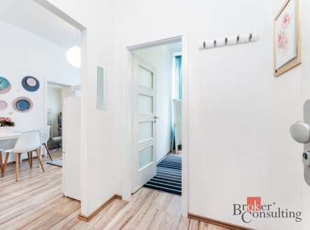 Pronájem bytu, 2+kk, 42 m²